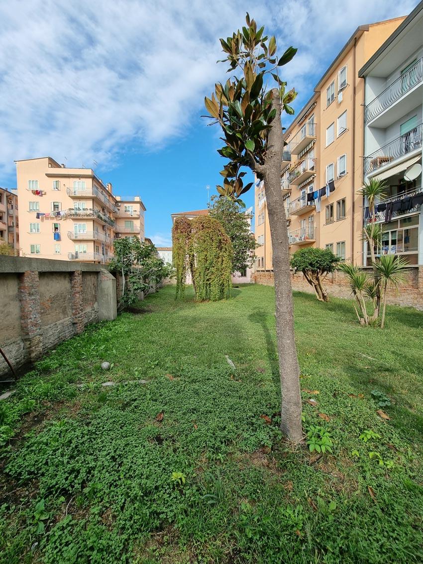 CHIOGGIA PICCOLO COMPLESSO RESIDENZIALE IN CENTRO STORICO CON POSTI AUTO