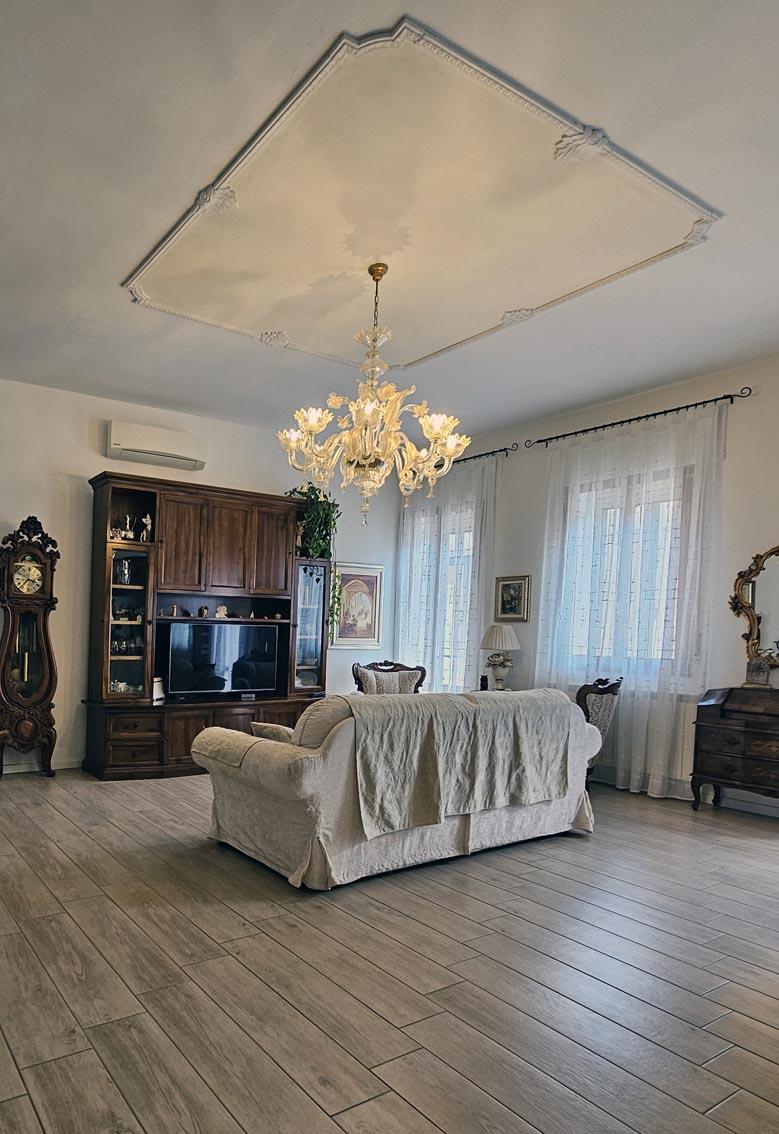 APPARTAMENTO IN CENTRO A CHIOGGIA AL PRIMO PIANO