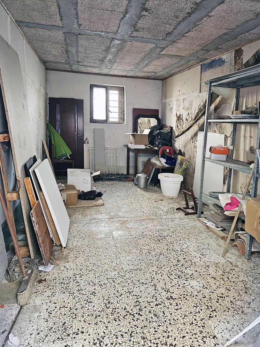 CASA IN CENTRO A SOTTOMARINA  A DUE PASSI DAL MARE, SU DUE UNITA IMMOBILIARI