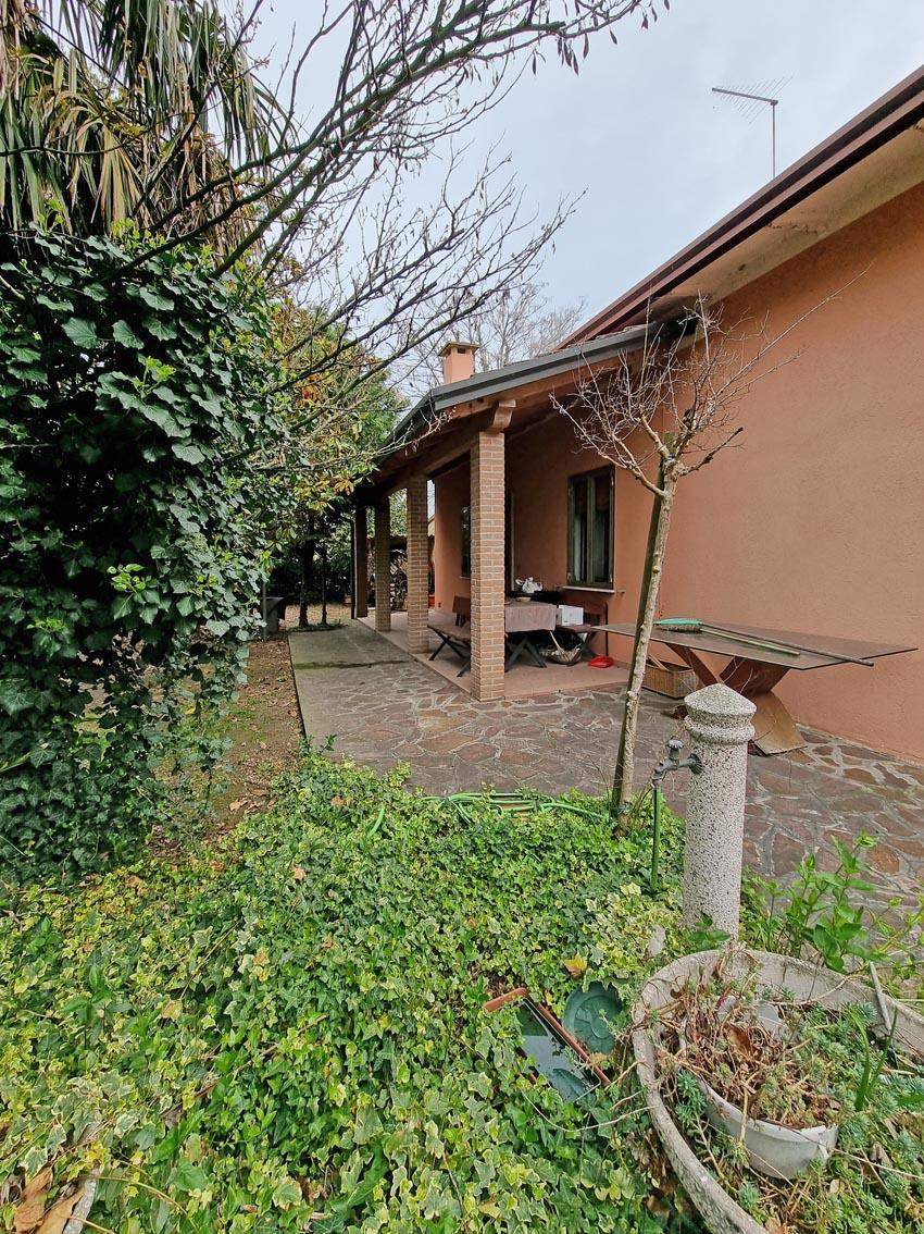Casa singola a Valli di Chioggia con giardino 