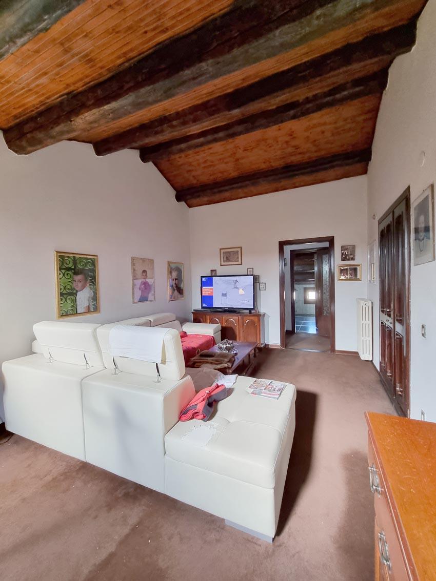 CHIOGGIA PICCOLO COMPLESSO RESIDENZIALE IN CENTRO STORICO CON POSTI AUTO