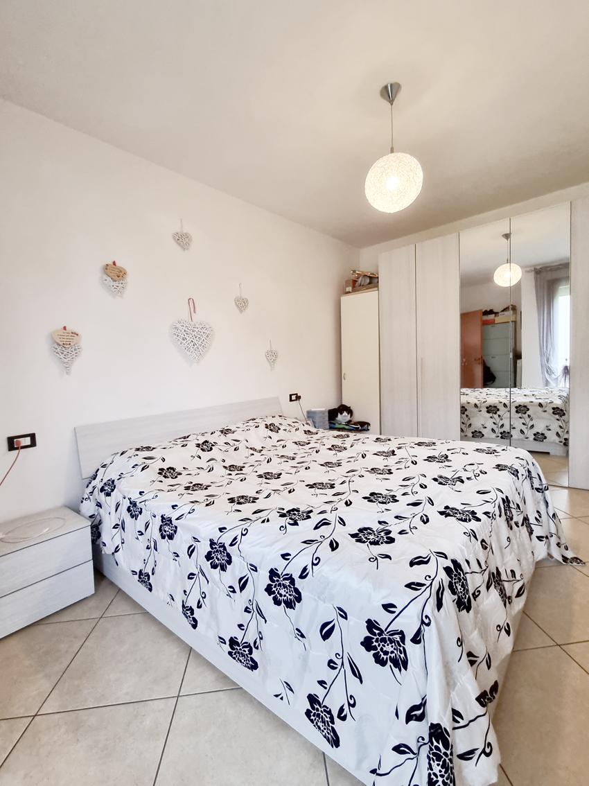 CHIOGGIA TRA S.ANNA E SOTTOMARINA APPARTAMENTO CON GARAGE E CORTILE